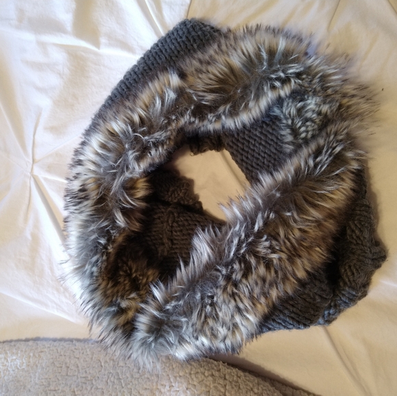 Scarf - Picture 4 of 4